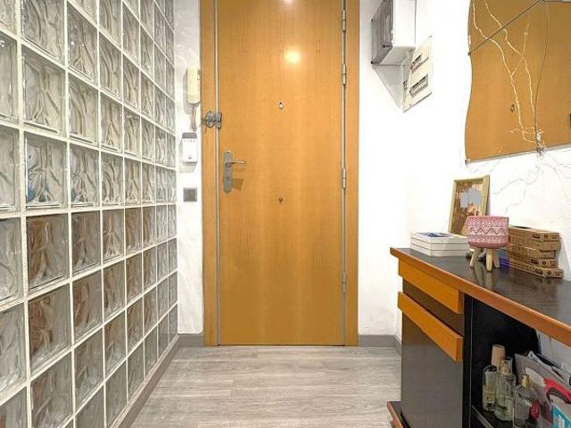 Piso en venta en calle D'oriol, Esplugues de Llobregat, de 68 m² 3 habitaciones por 250.000