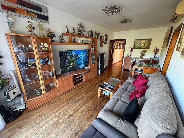 Piso en venta en calle El Poblenou, Barcelona, de 85 m² 4 habitaciones por 555.000