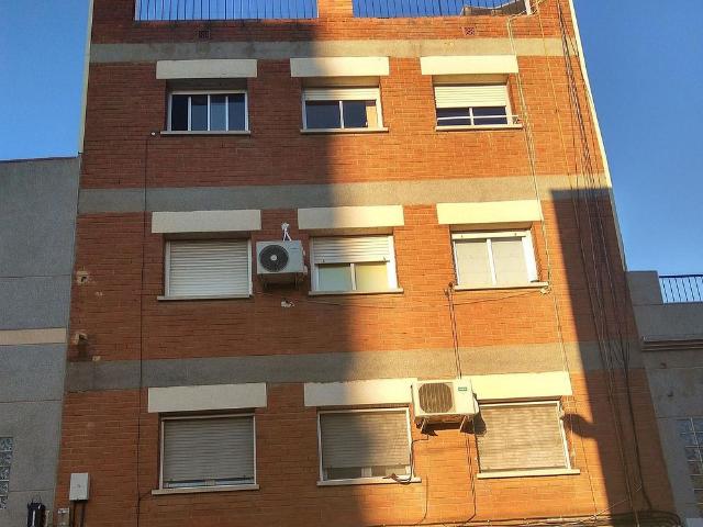 Piso en venta en calle Enric Morera, Sant Boi de Llobregat, de 70 m² 2 habitaciones por 118.400