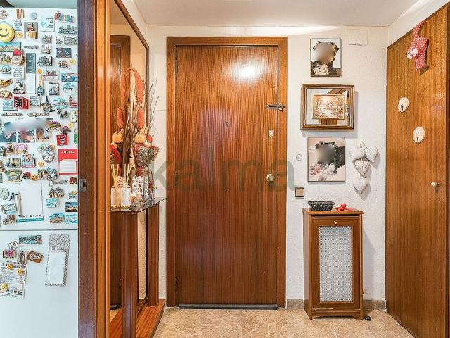 Piso en venta en calle Enric Prat de la Riba D', Hospitalet de Llobregat, L´, de 109 m² 4 habitaciones por 282.133
