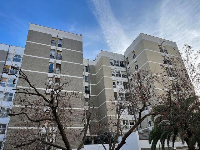 Piso en venta en calle Escocia, Barcelona, de 60 m² 2 habitaciones por 240.000