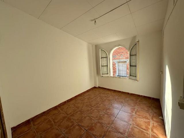 Piso en venta en calle Església, Flix, de 73 m² 2 habitaciones por 23.750