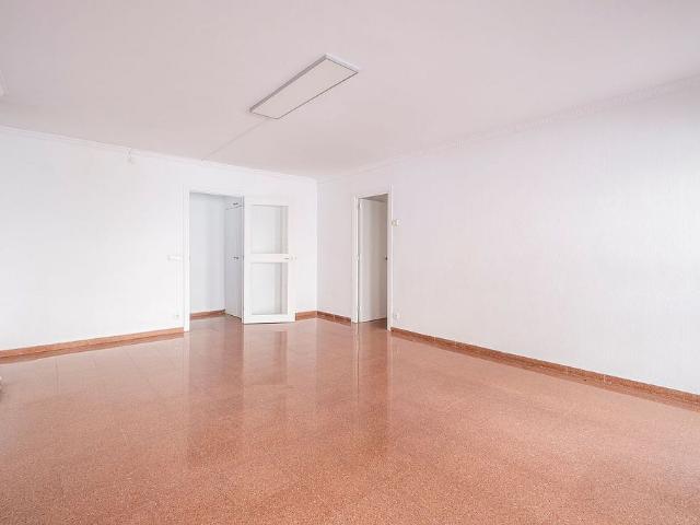 Piso en venta en calle Espoz I Mina, Rubí, de 124 m² 3 habitaciones por 250.000