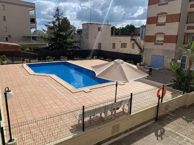 Piso en venta en calle Estació, Torredembarra, de 75 m² 2 habitaciones por 268.000