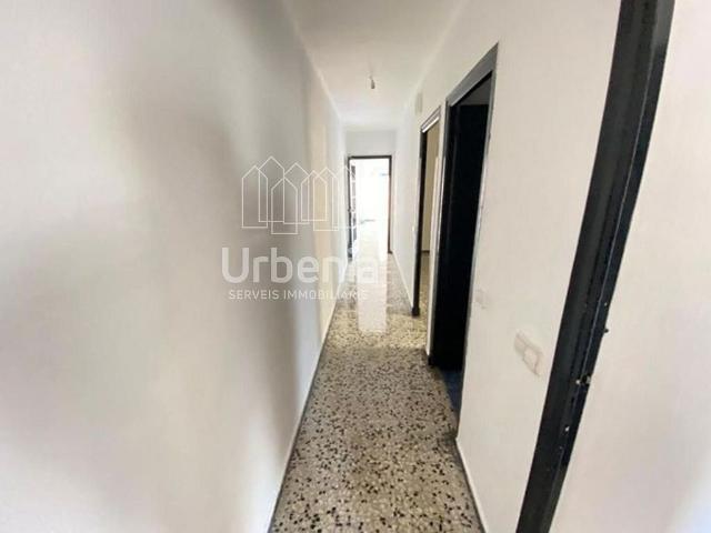 Piso en venta en calle Estadi, Mataró, de 85 m² 4 habitaciones por 104.100