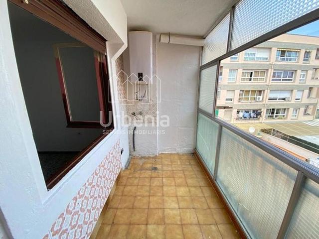 Piso en venta en calle Estadi, Mataró, de 85 m² 4 habitaciones por 104.100