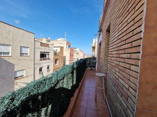 Ático en venta en calle Estrella, Badalona, de 80 m² 3 habitaciones por 230.000