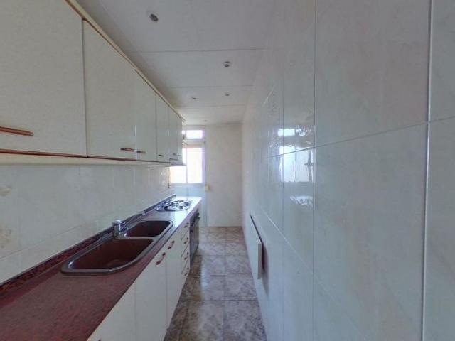 Piso en venta en calle Federico García Lorca, Sant Adrià de Besos, de 63 m² 3 habitaciones por 161.000