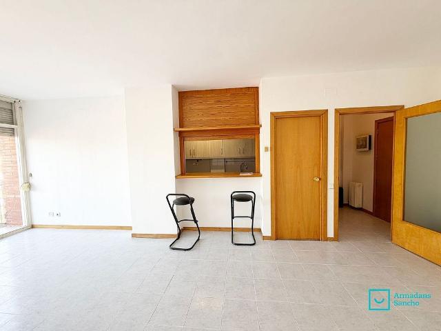 Piso en venta en calle Ferrocarrils Catalans, Barcelona, de 82 m² 4 habitaciones por 345.000