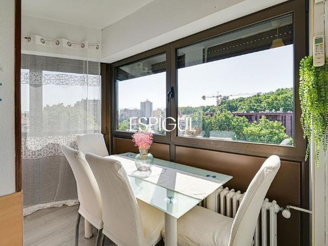Piso en venta en calle Figuerola, Girona, de 79 m² 3 habitaciones por 350.000