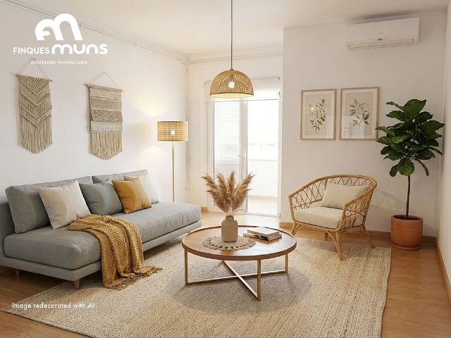 Piso en venta en calle Floridablanca, Llançà, de 65 m² 3 habitaciones por 215.000