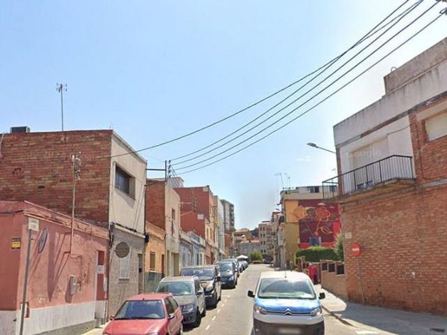 Piso en venta en calle Florit, Sabadell, de 45 m² 2 habitaciones por 86.000