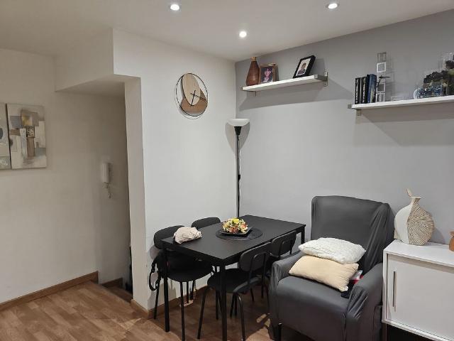 Piso en venta en calle Fluvia, Barcelona, de 42 m² 2 habitaciones por 268.000