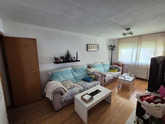 Piso en venta en calle Font del Coll, Barcelona, de 90 m² 3 habitaciones por 219.000