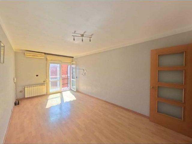 Piso en venta en calle Francesc Casajoana, Calaf, de 84 m² 4 habitaciones por 90.000