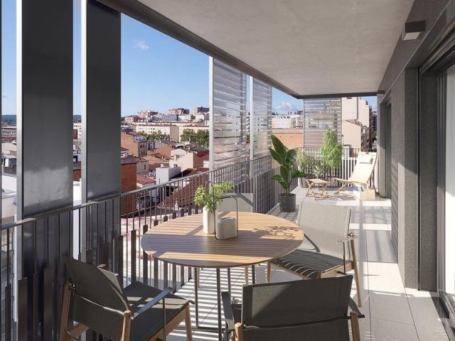 Piso en venta en calle Francesc Layret, Sabadell, de 96 m² 3 habitaciones por 348.700