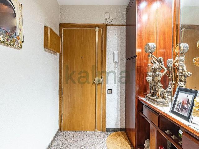 Piso en venta en calle Francesc Salvans de, Terrassa, de 109 m² 4 habitaciones por 203.819