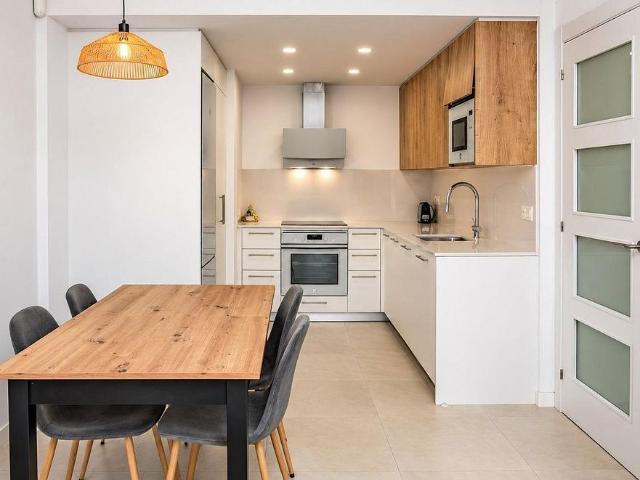 Piso en venta en calle Francesc Viñas, Santa Coloma de Gramanet, de 49 m² 2 habitaciones por 295.000