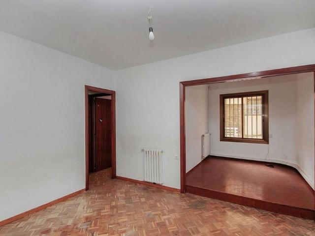 Piso en venta en calle Freser, Barcelona, de 72 m² 2 habitaciones por 275.000