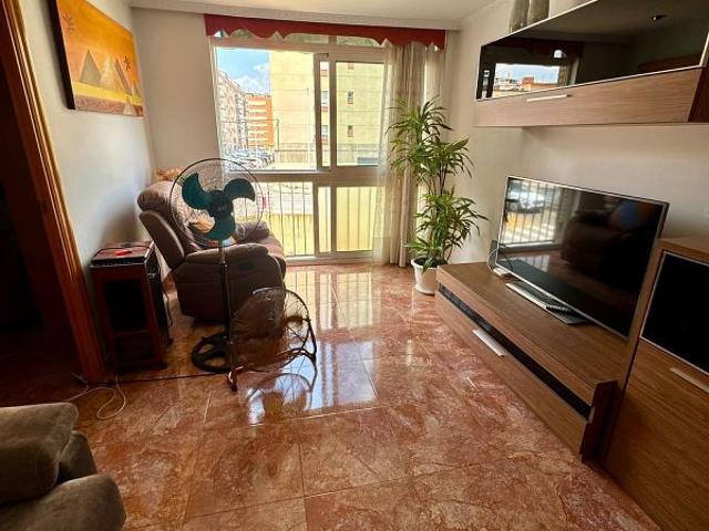 Piso en venta en calle Guatemala, Sant Andreu de la Barca, de 63 m² 3 habitaciones por 260.000
