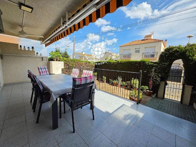 Piso en venta en calle Guillem Carbonell, Cambrils, de 71 m² 2 habitaciones por 265.000
