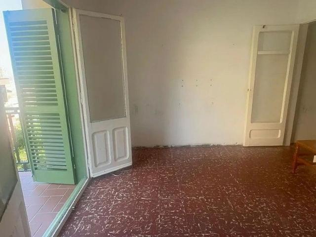 Piso en venta en calle Genova, Barcelona, de 68 m² 2 habitaciones por 275.000