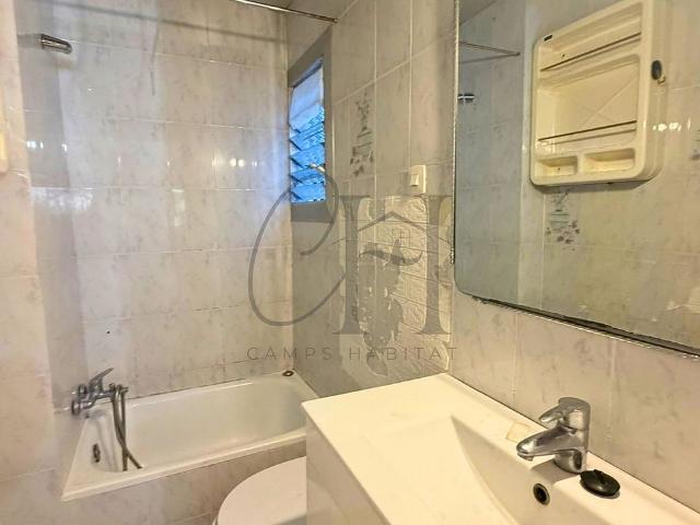 Piso en venta en calle General Mendoza, Barcelona, de 64 m² 2 habitaciones por 175.000