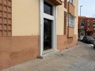 Piso en venta en calle Germanor de la, Sabadell, de 71 m² 2 habitaciones por 119.000