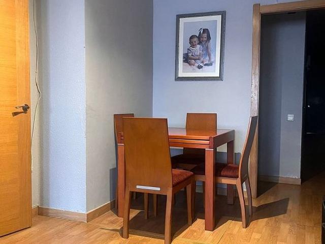 Piso en venta en calle Germans Izquierdo, Lleida, de 98 m² 4 habitaciones por 135.000