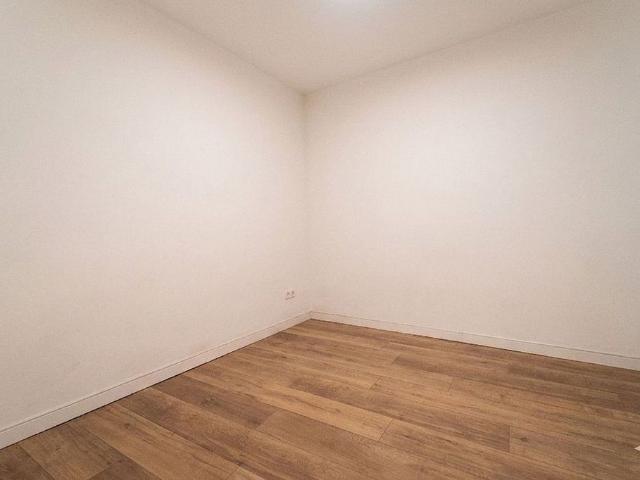 Piso en venta en calle Gignas, Barcelona, de 90 m² 5 habitaciones por 435.000