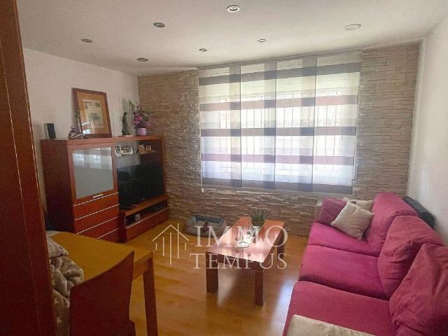 Piso en venta en calle Girona de, Terrassa, de 60 m² 3 habitaciones por 170.000