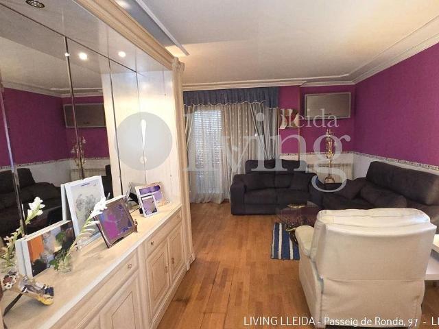 Piso en venta en calle Girona, Lleida, de 110 m² 3 habitaciones por 258.000