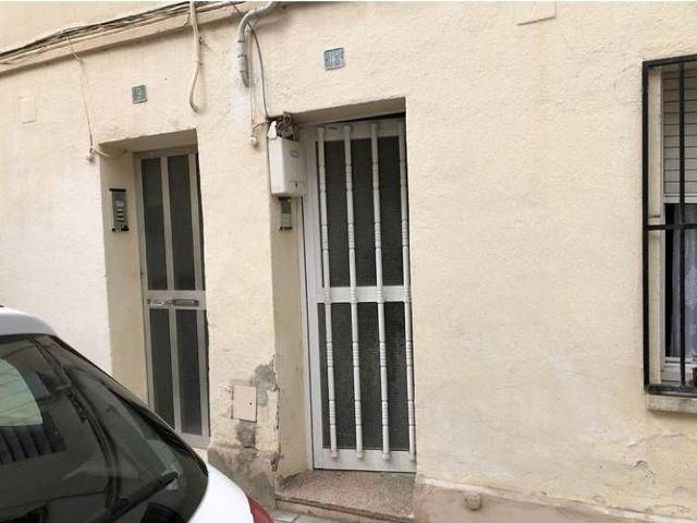 Piso en venta en calle Girona, Premià de Mar, de 65 m² 3 habitaciones por 95.000