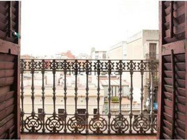 Piso en venta en calle Gran de Gràcia, Barcelona, de 98 m² 2 habitaciones por 590.000