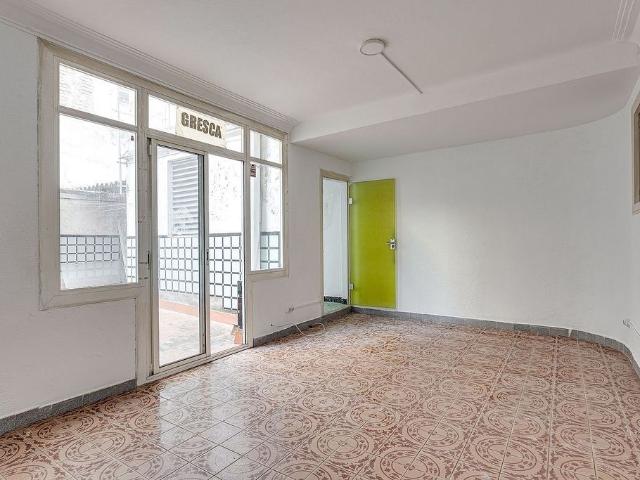 Piso en venta en calle Gran de Gràcia, Barcelona, de 124 m² 5 habitaciones por 590.000