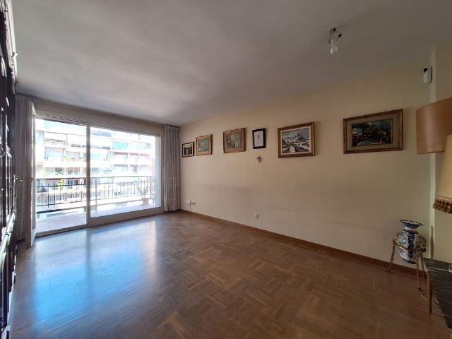 Piso en venta en calle Gran Via de Carles III, Barcelona, de 107 m² 3 habitaciones por 675.000