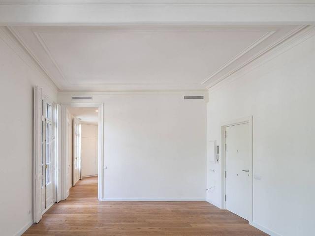 Piso en venta en calle Gran Via de Les Corts Catalanes, Barcelona, de 55 m² 1 habitación por 420.000