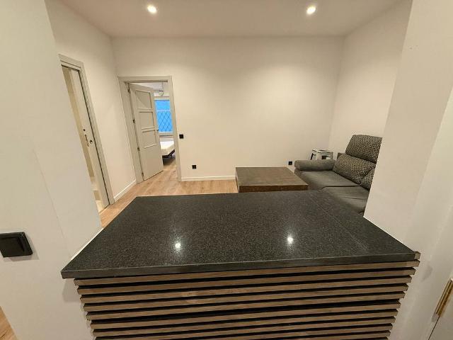 Piso en venta en calle Gran Via de Les Corts Catalanes, Barcelona, de 65 m² 2 habitaciones por 280.000