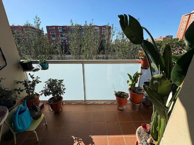Piso en venta en calle Gran Via de Les Corts Catalanes, Barcelona, de 68 m² 3 habitaciones por 285.000