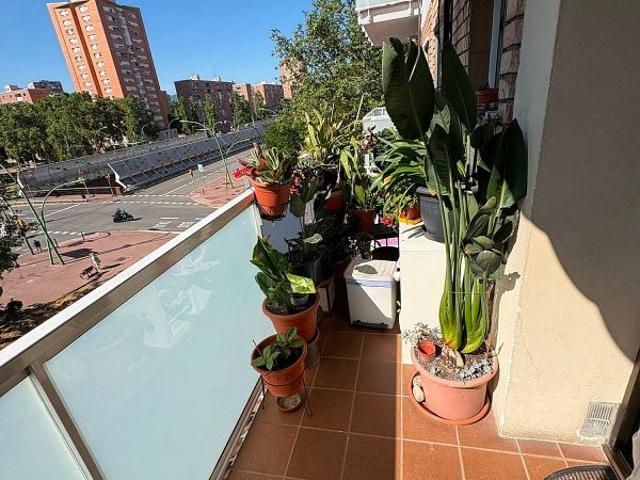 Piso en venta en calle Gran Via de Les Corts Catalanes, Barcelona, de 68 m² 3 habitaciones por 285.000