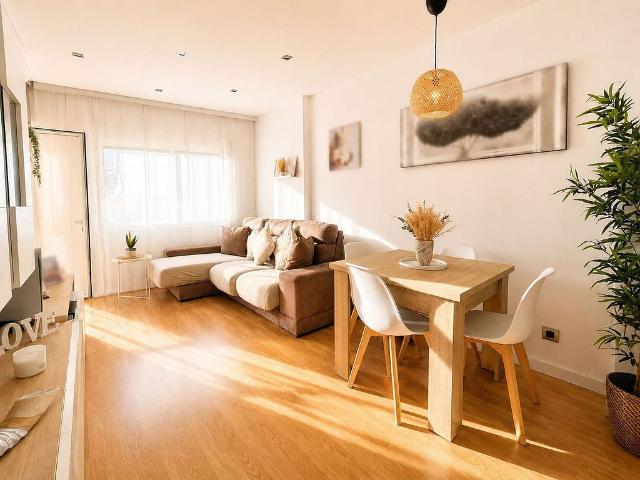 Piso en venta en calle Gran Via de Les Corts Catalanes, Barcelona, de 68 m² 4 habitaciones por 389.000