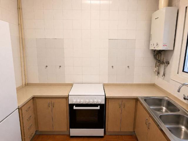 Piso en venta en calle Gran Via de Les Corts Catalanes, Barcelona, de 70 m² 3 habitaciones por 370.000