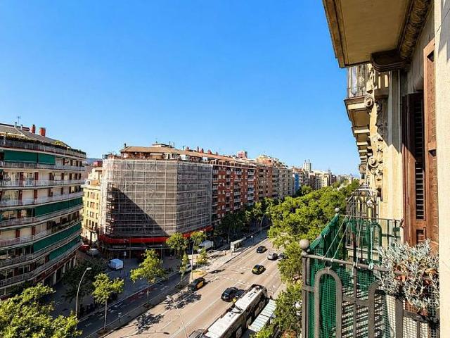 Piso en venta en calle Gran Via de Les Corts Catalanes, Barcelona, de 65 m² 3 habitaciones por 335.000