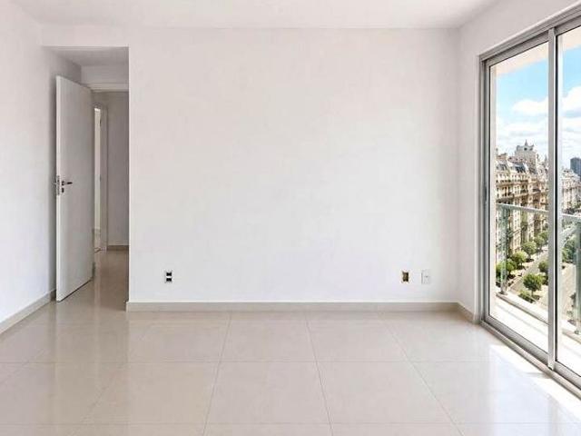 Piso en venta en calle Gran Via de Les Corts Catalanes, Barcelona, de 73 m² 3 habitaciones por 355.000