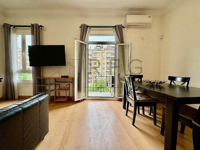 Piso en venta en calle Gran Via de Les Corts Catalanes, Barcelona, de 80 m² 2 habitaciones por 330.000