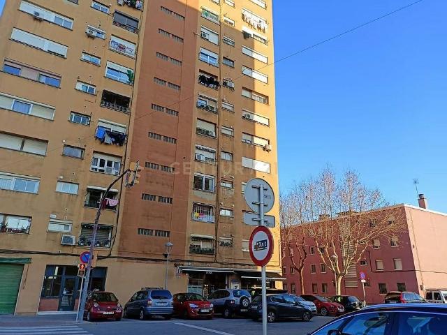 Piso en venta en calle Grup Vinticinc de Setembre, Rubí, de 71 m² 3 habitaciones por 149.500