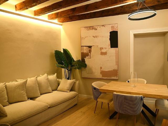Piso en venta en calle Hostal D'en Sol, Barcelona, de 67 m² 2 habitaciones por 430.000