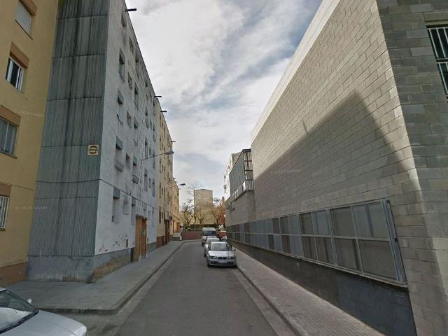 Piso en venta en calle Illa Bella, Sabadell, de 50 m² 3 habitaciones por 55.000