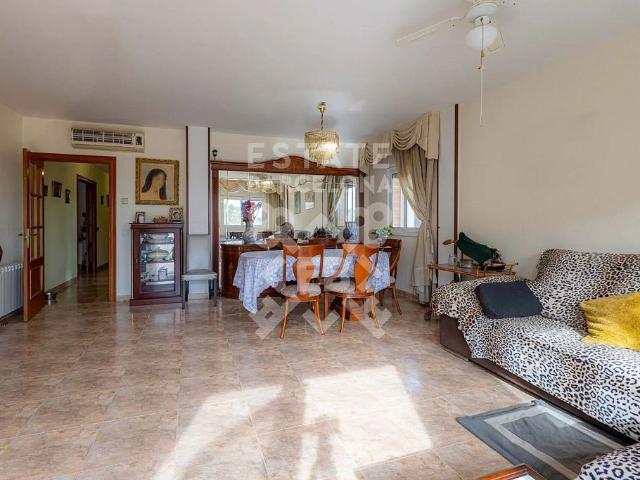 Piso en venta en calle Illes Canàries, Pineda de Mar, de 143 m² 4 habitaciones por 420.000