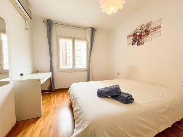 Piso en venta en calle Independencia, Barcelona, de 75 m² 4 habitaciones por 404.900